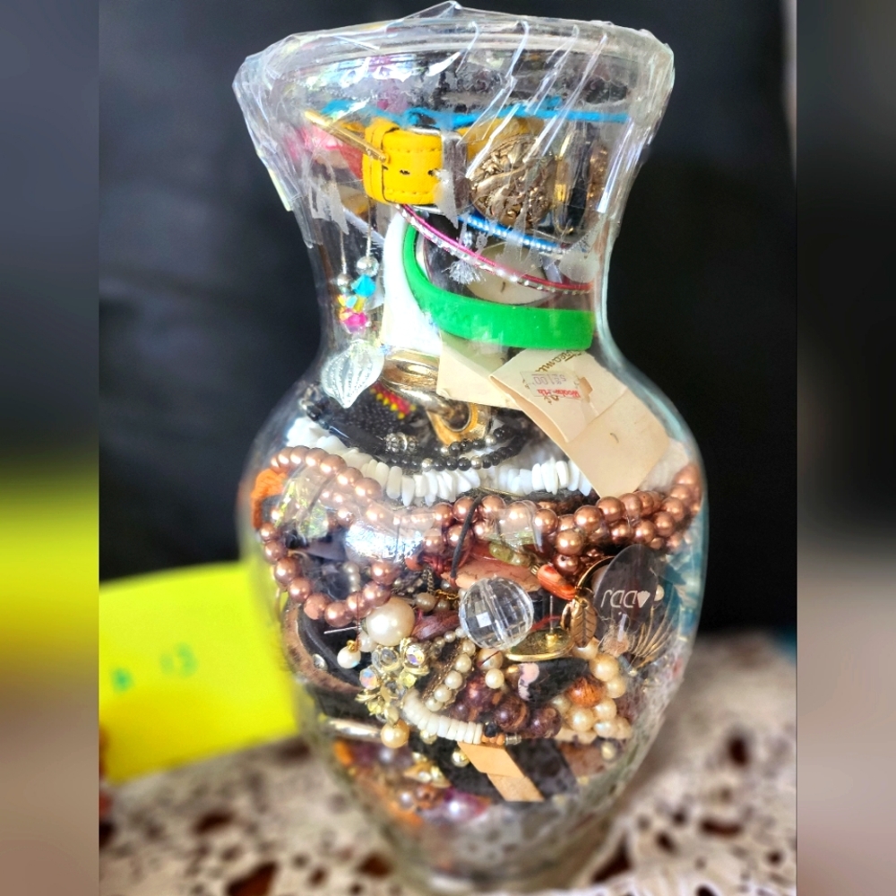 Grab bag vase